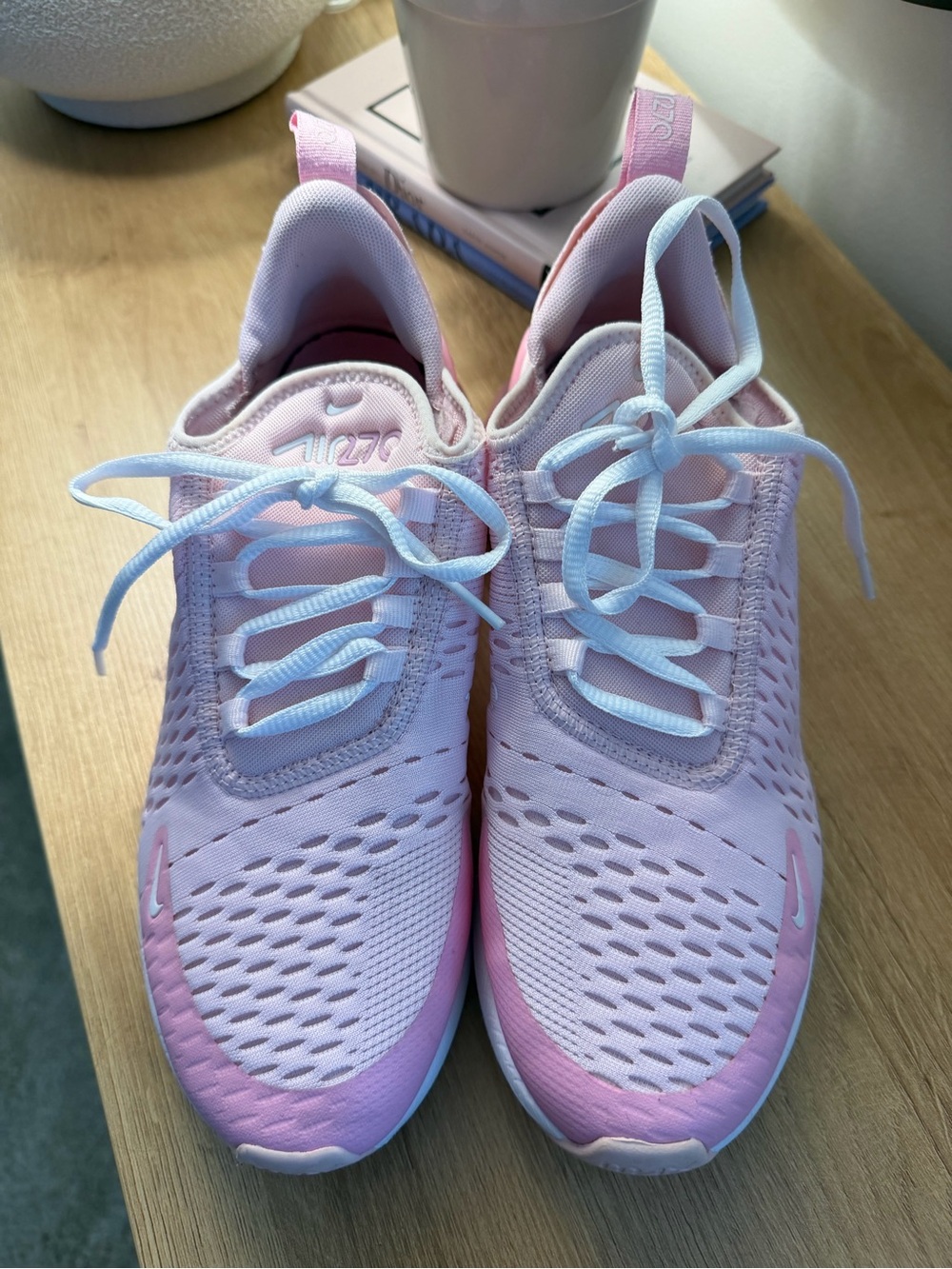Nike Women's Air 270 Max Lightweight Running Shoes - Pink